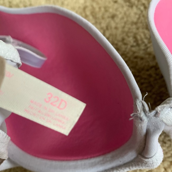 Pink Bra - Picture 3 of 3